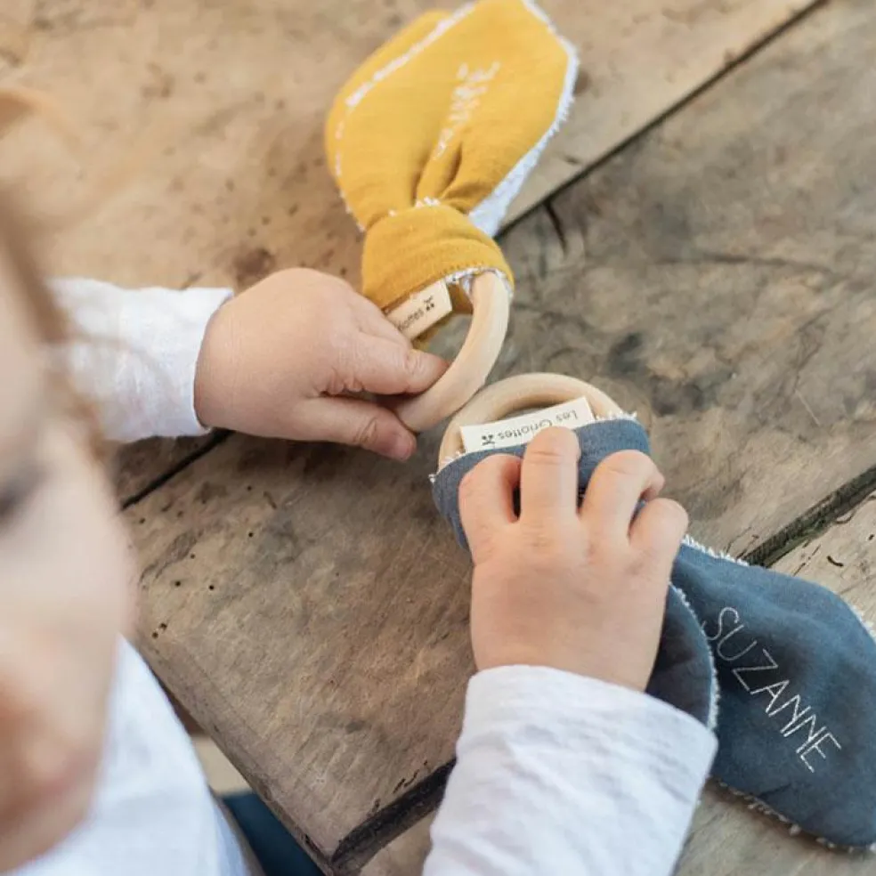 Anneau de dentition en bois Bleu pétrole (personnalisable)