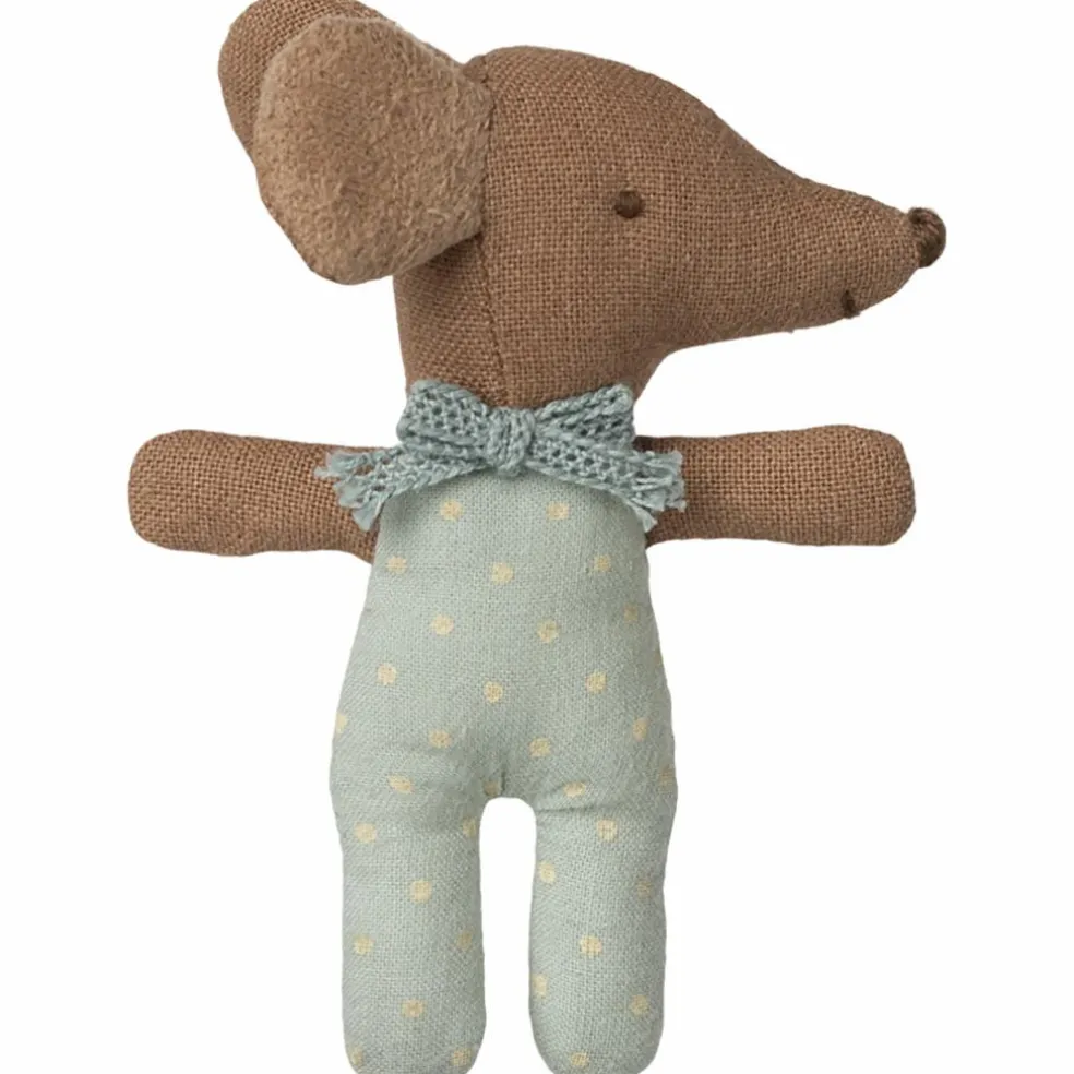 Bébé souris mi-endormie mi-éveillée dans une boîte d'allumettes Bleu