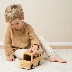 Bus scolaire avec figurines
