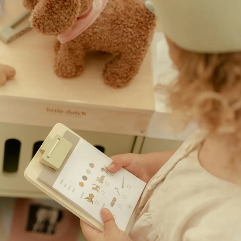 Cabinet de vétérinaire en bois FSC