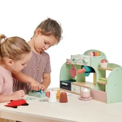 Café en bois le nid d'oiseau