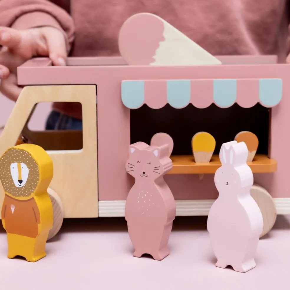 Camion de glaces en bois