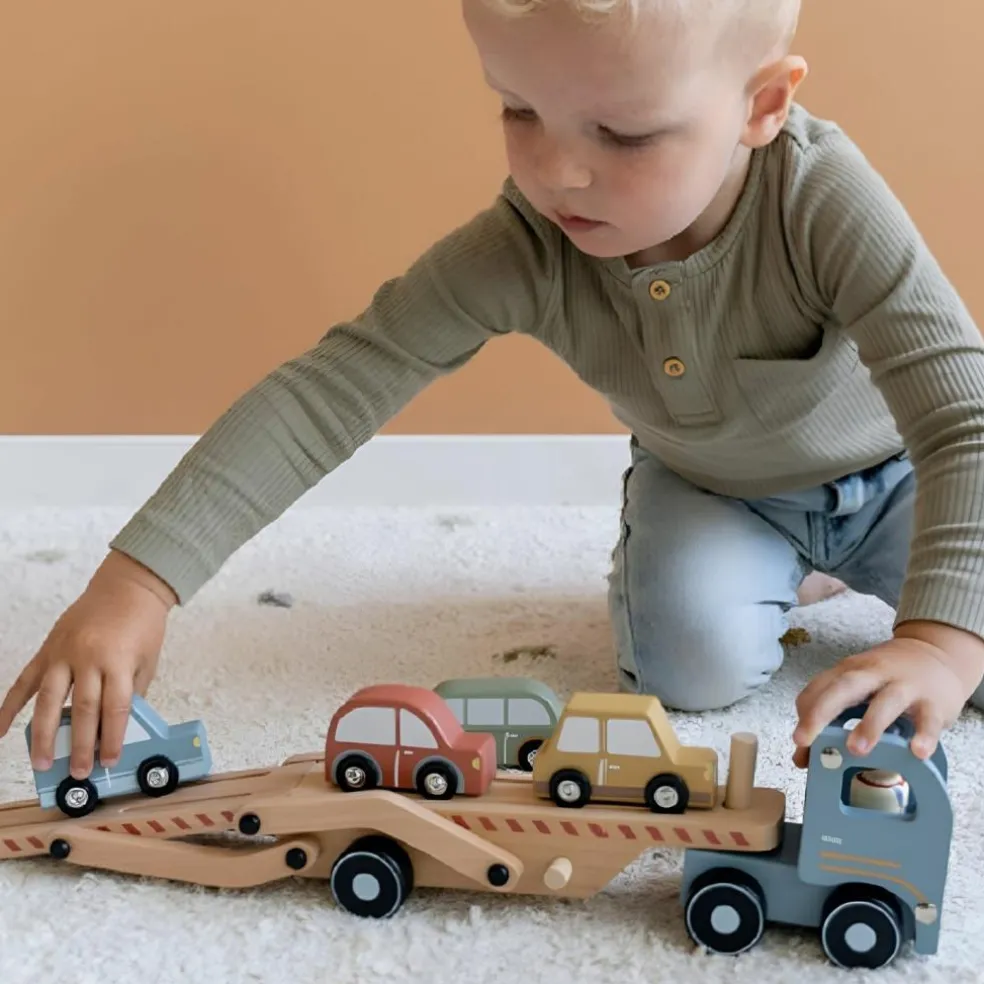 Camion porte-voiture en bois