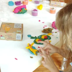 Coffret Suri 2 pots bleu + jaune pâte à modeler naturelle et vegan