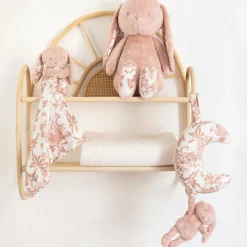 Doudou Augustin le lapin rose