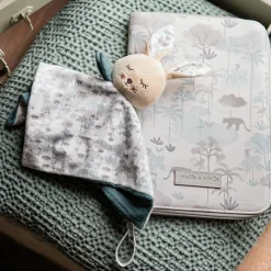 Doudou plat Lapin Serengueti