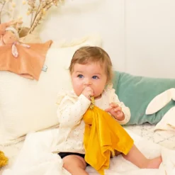 Doudou plat Lapinoo ocre
