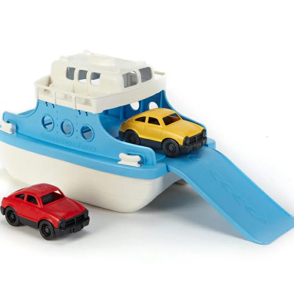 Ferry bleu et 2 petites voitures