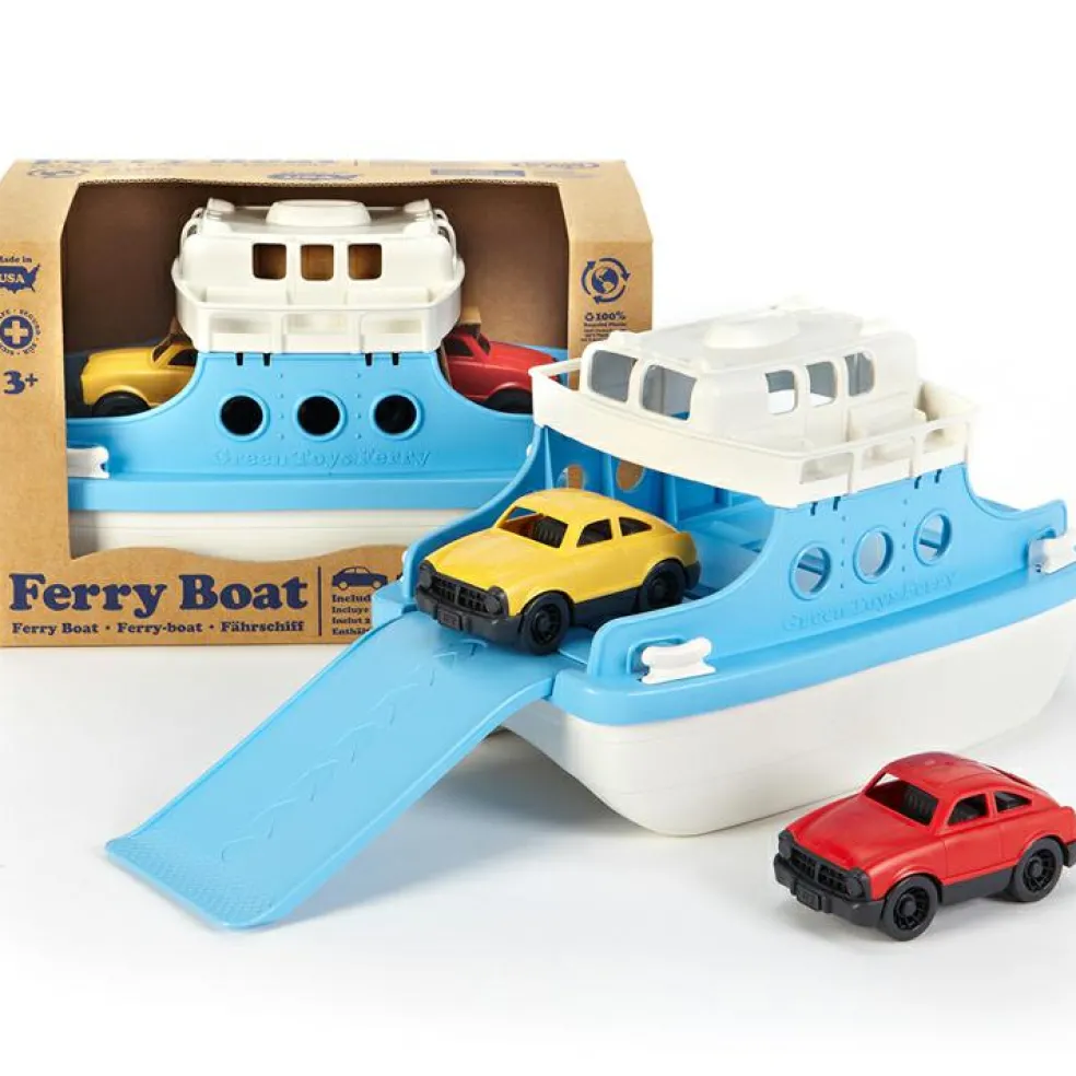 Ferry bleu et 2 petites voitures
