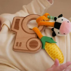 Hochet en bois Ferme