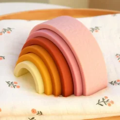 Jeu à empiler arc en ciel rose
