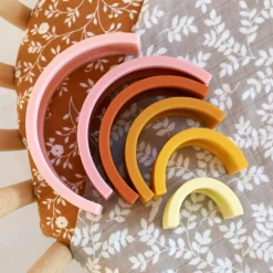 Jeu à empiler arc en ciel rose