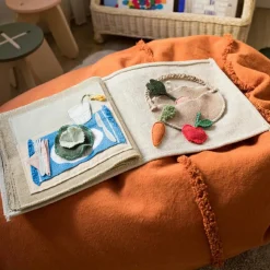 Livre bébé en coton Cool kids eat healthy x Oli & Carol (30 x 27 cm)