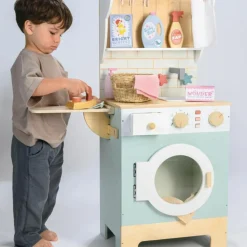 Machine à laver avec accessoires en bois