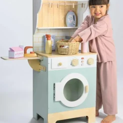 Machine à laver avec accessoires en bois