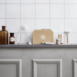 Mallette et accessoires de Docteur en bois