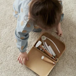 Mallette et accessoires de Docteur en bois