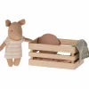 Peluche Bébé cochon fille et sa caisse