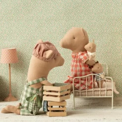 Peluche Bébé cochon fille et sa caisse