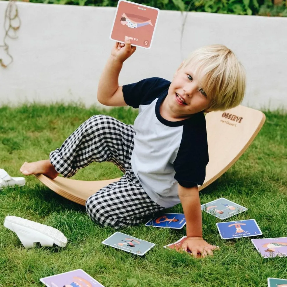 Planche d'équilibre avec ses 10 cartes de Yoga