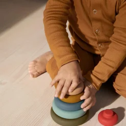 Pyramide à empiler en silicone Dag Stacking multi mix