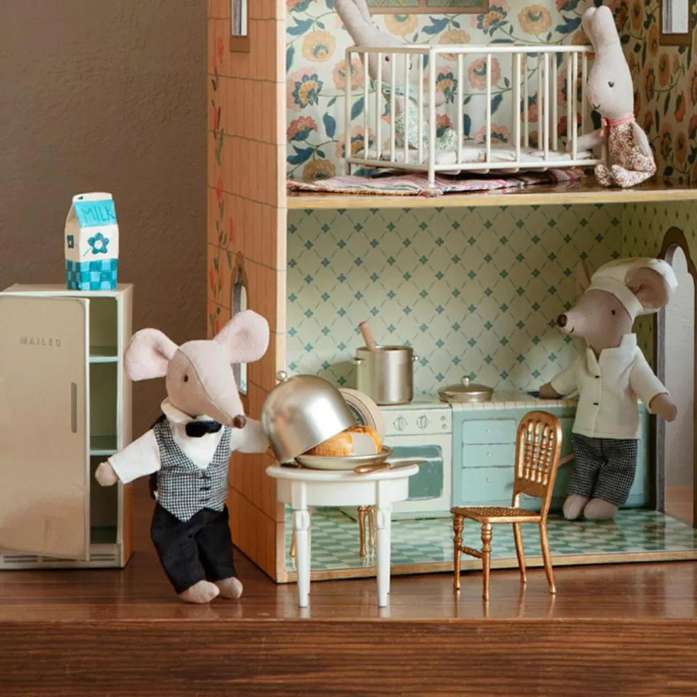 Refrigérateur en carton Souris