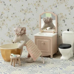 Souris dans sa baignoire Grande sœur