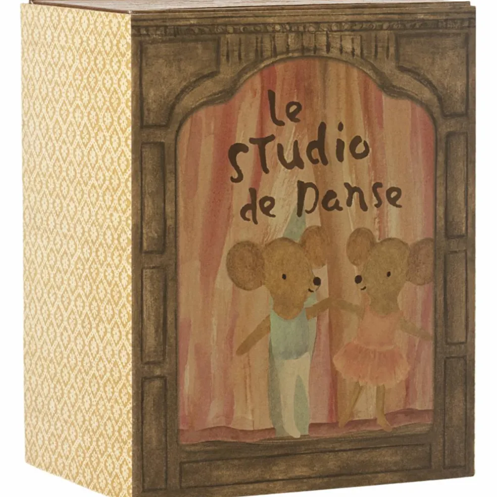 Studio de danse avec petite sœur et petit frère Souris