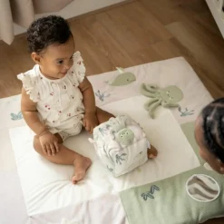 Tapis de jeu Animals Laurel Green-Warm Linen (75 x 95 cm)