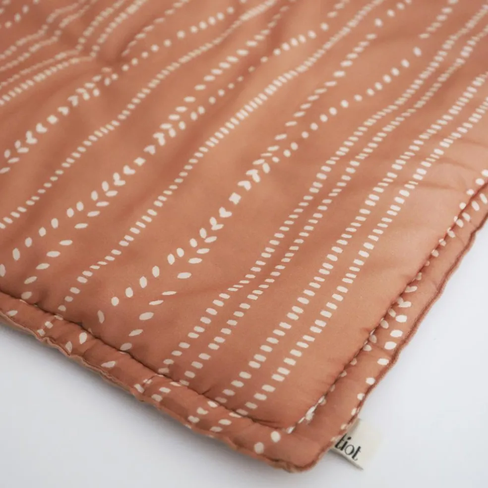 Tapis de jeu carré Nepo Terracotta (100 x 100 cm)