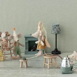 Triplés Bébés Souris dans leur boîte assortie