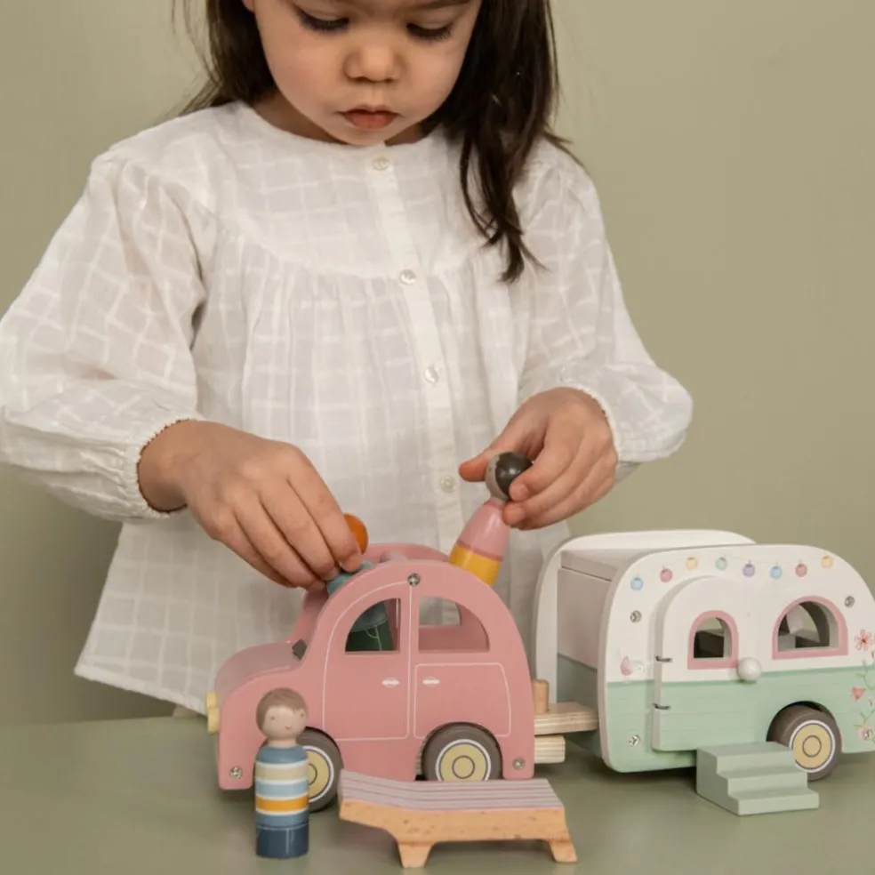 Voiture avec caravane