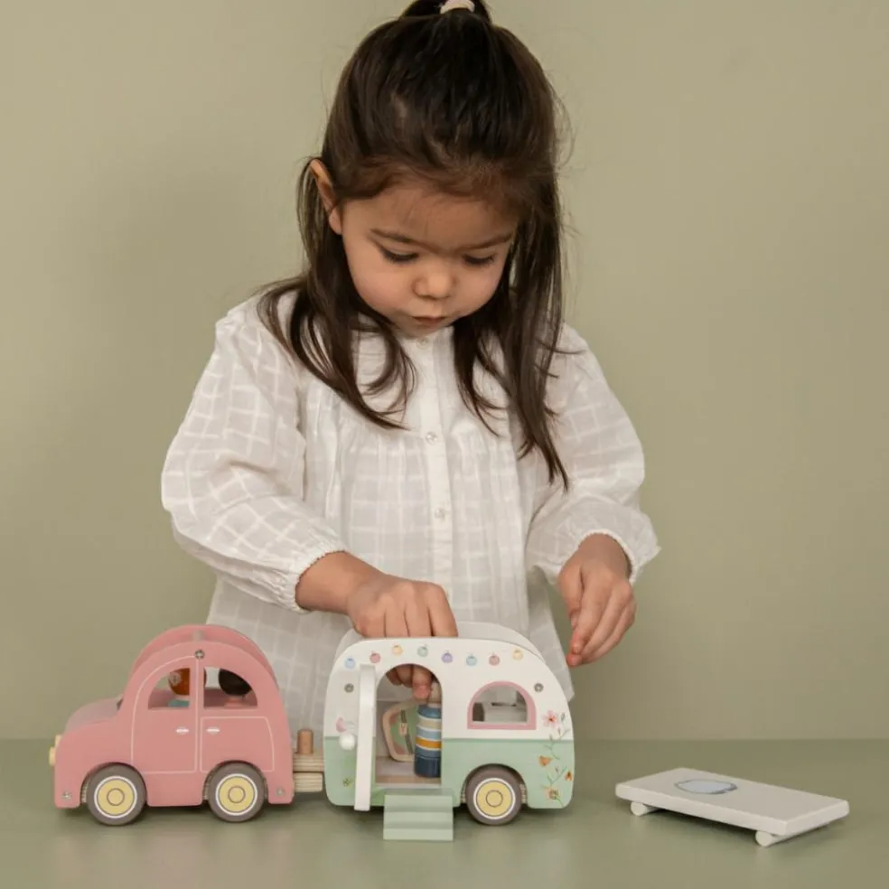 Voiture avec caravane