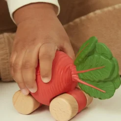 Voiture et jouet de dentition Betty la betterave